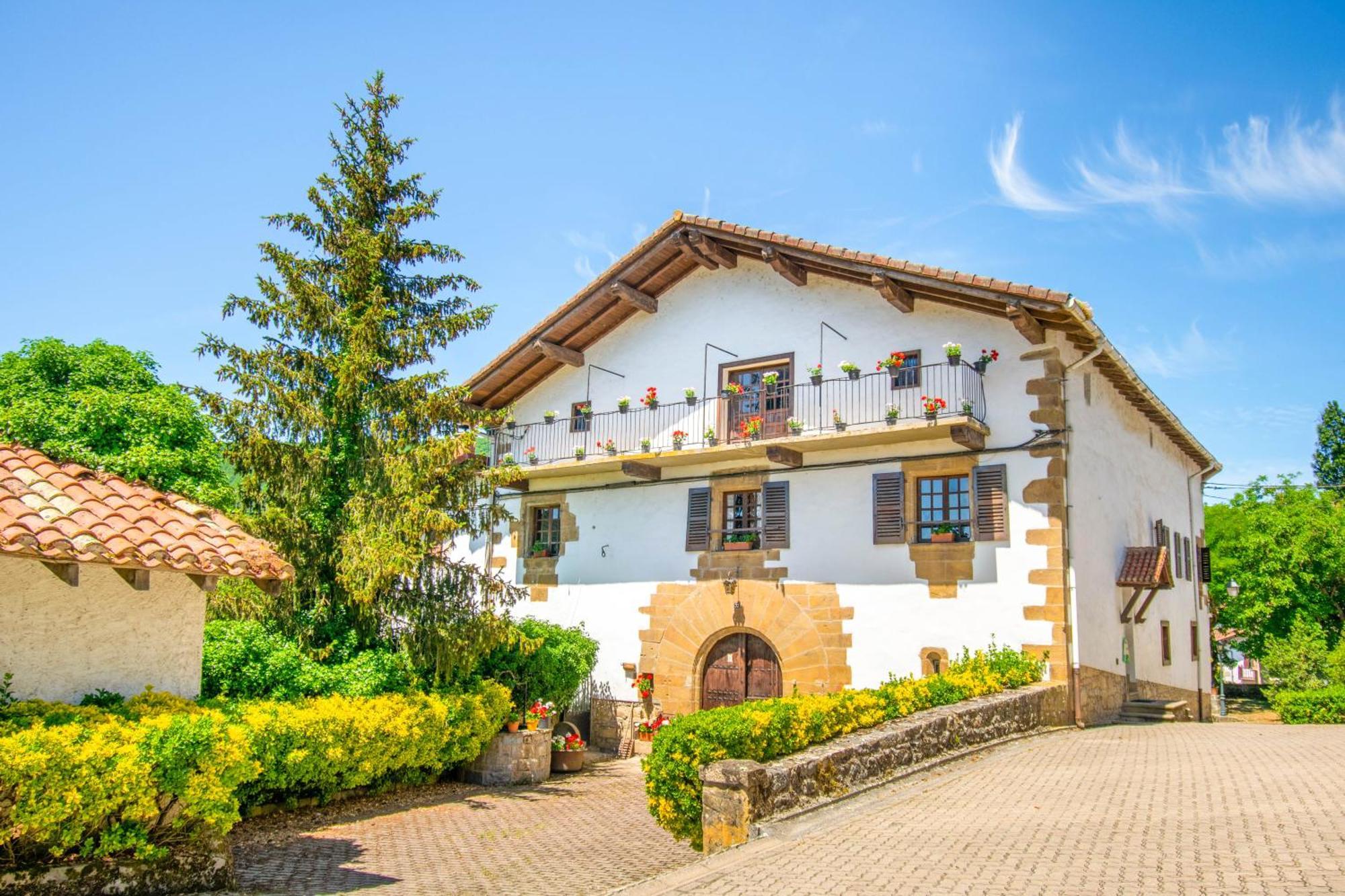 Casa Rural Arotzenia, Hogar Rustico En Pleno Valle De La Ulzama Lizaso Buitenkant foto