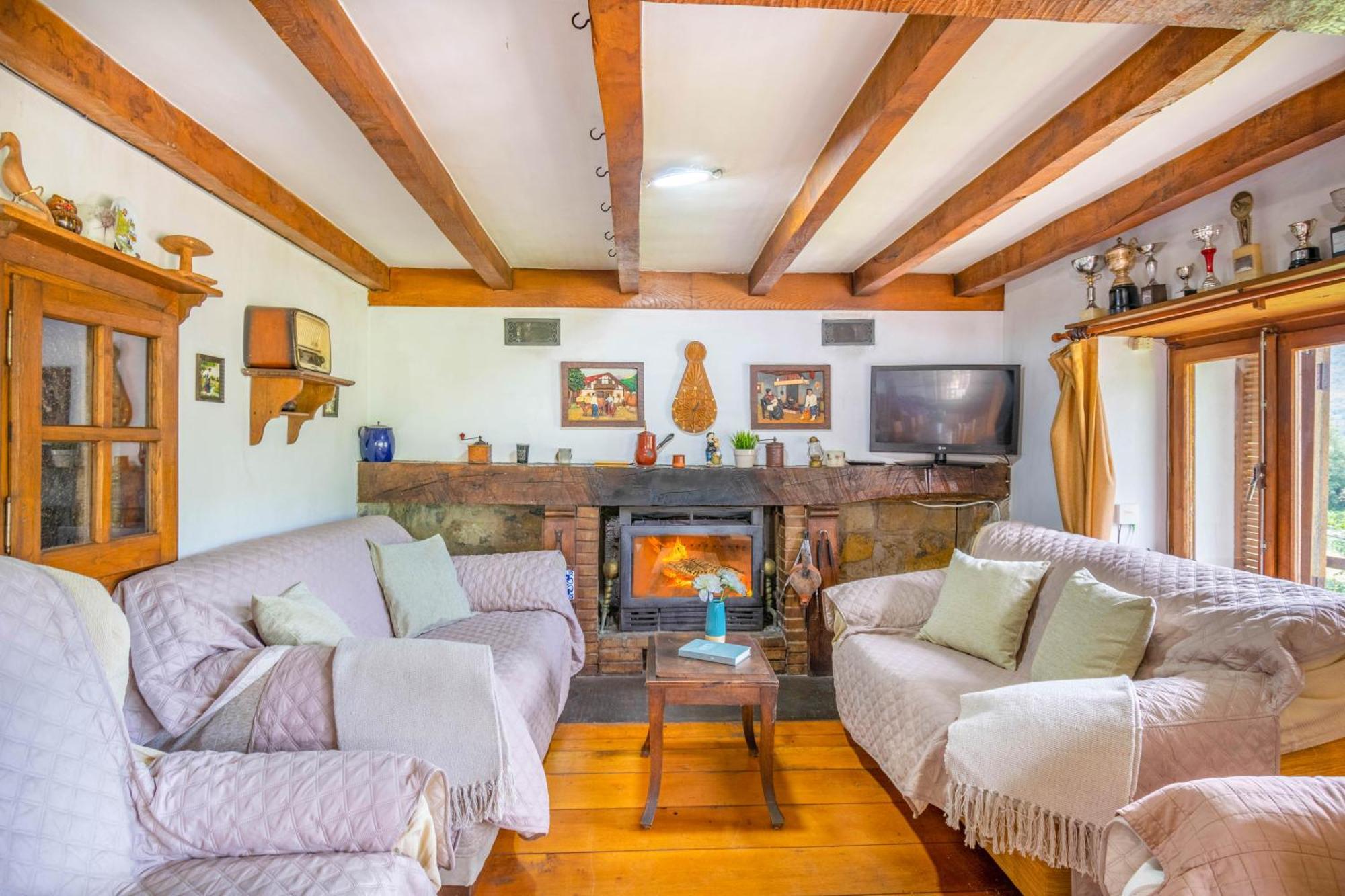 Casa Rural Arotzenia, Hogar Rustico En Pleno Valle De La Ulzama Lizaso Buitenkant foto